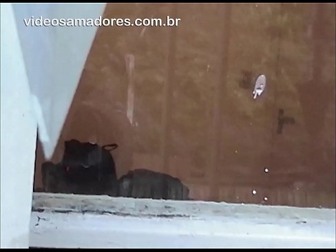 ❤️ Kåt mann som ser på kjæresten sin med en annen fyr, spiller inn en jævla video uten å forstyrre paret ️❌ Porno ved no.porno-flix.ru ﹏